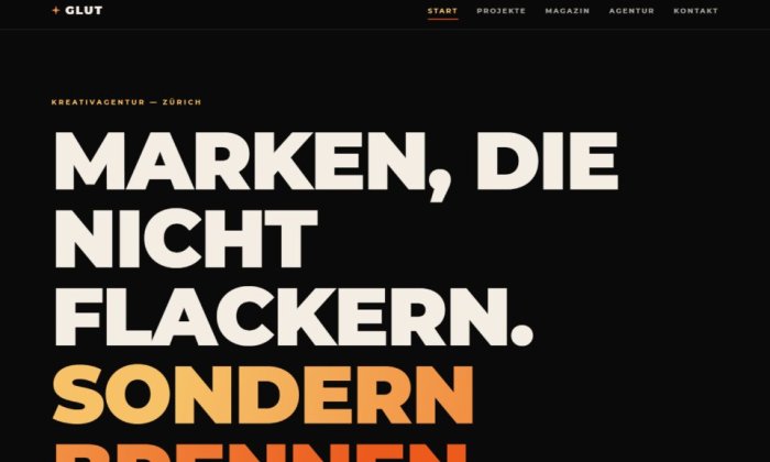 Startseite des Glut-Themes, schwarz mit riesiger Typografie in Bernstein